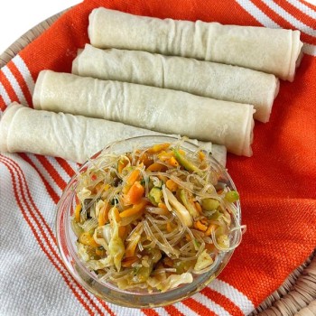 Organic vegetarian spring roll – 1 piece Organic vegetarian spring roll – 1 piece