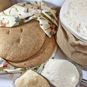 Pain Marocain Traditionnel au Levain Naturel – Farines Complètes de Blé & d'Orge– 1 pièce Pain Marocain Traditionnel au Levain Naturel – Farines Complètes de Blé & d'Orge– 1 pièce