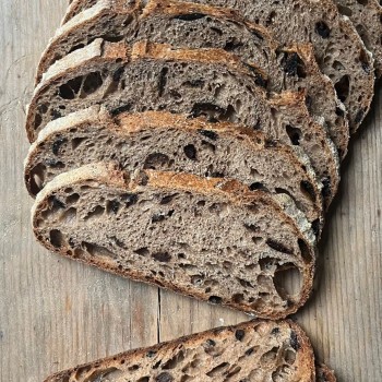 Pain de campagne au levain aux olives – 1 pièce artisanale Pain de campagne au levain aux olives – 1 pièce artisanale